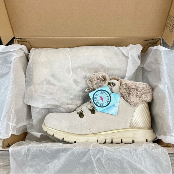 NIB Skechers Cold Catcher Faux Fur Cuff Snow Boot - Picture 12 of 13